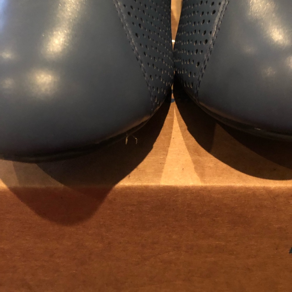 Shoes - Picture 2 of 4